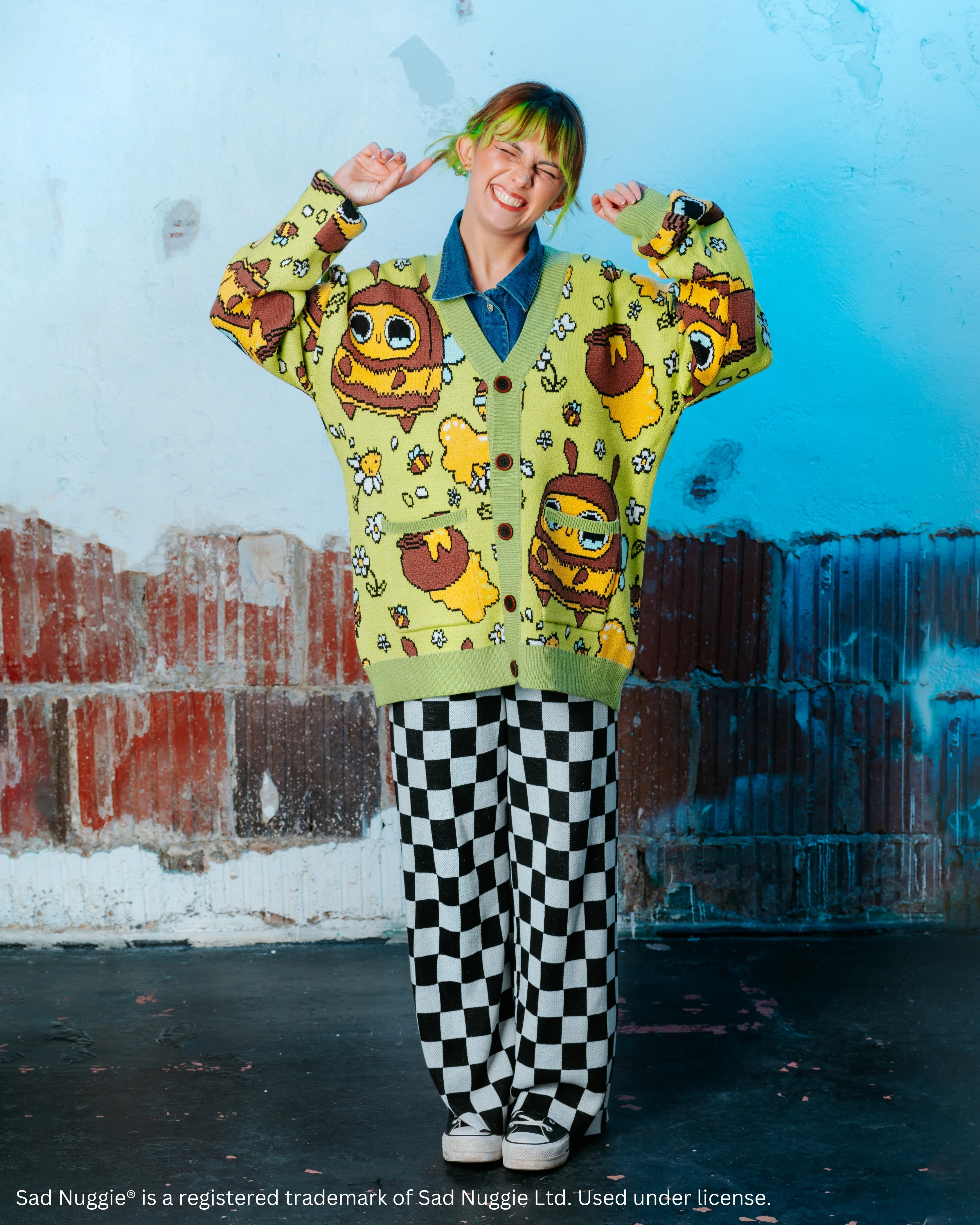 Bee Nuggie Cardigan - Image 3