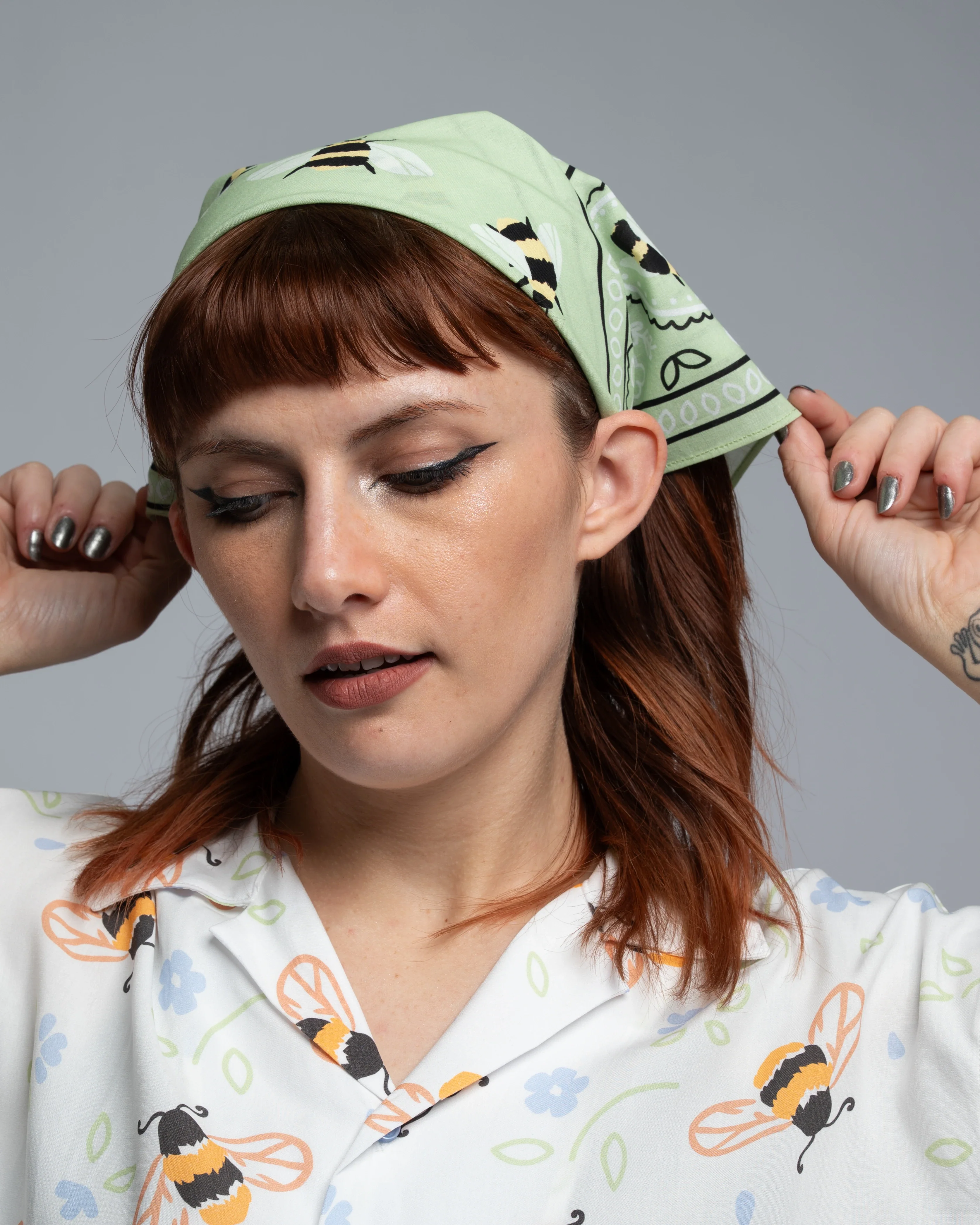 Buzzin' Around Bandana - Image 11