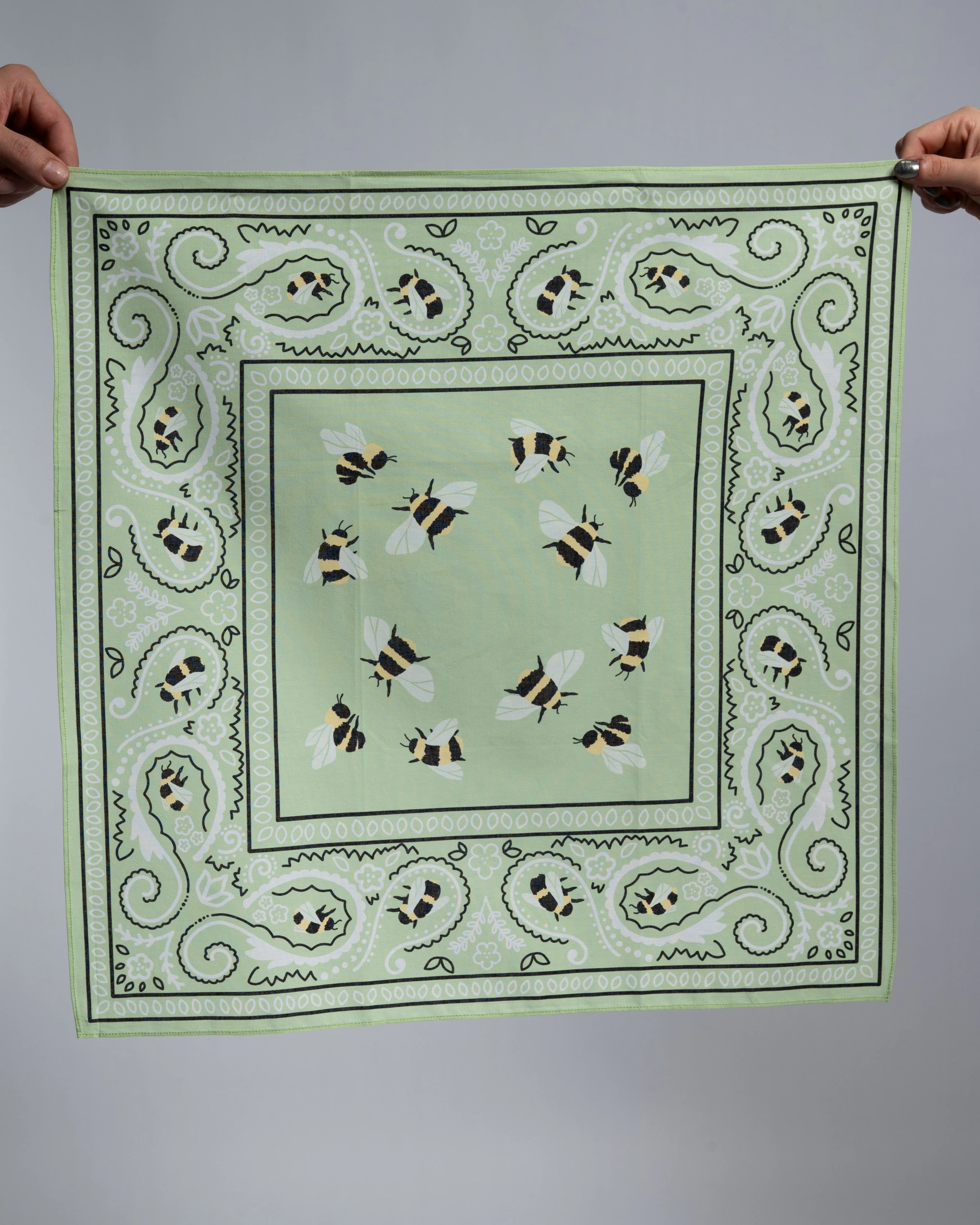 Buzzin' Around Bandana - Image 3